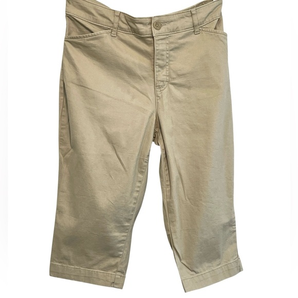 St. John's Bay Capri Pants, Pockets, Women's, Khaki Color, Size 10P - Picture 2 of 12